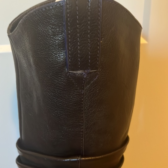 Black Leather high boots - Picture 2 of 4